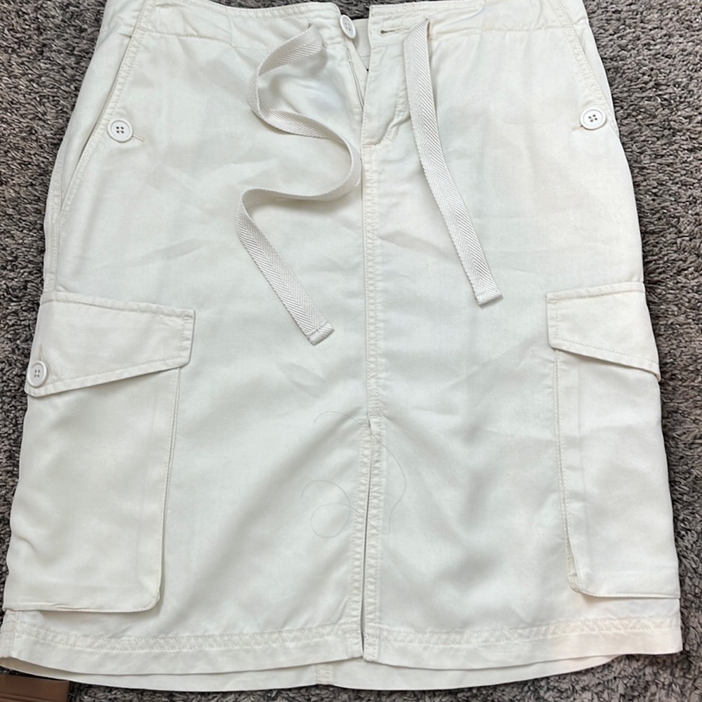 Gap khaki skirt